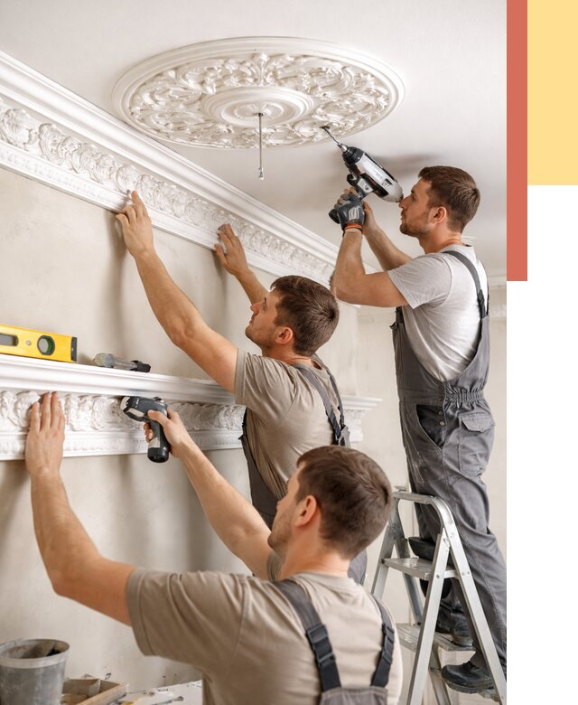 Монтаж лепнины на потолок в Луге от 3299 руб. быстро и недорого | ОТДЕЛОЧНИК-Лга